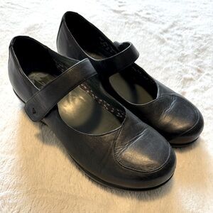 Dansko Women's Size 41 (10.5 US) Black Leather Mary Jane Clogs